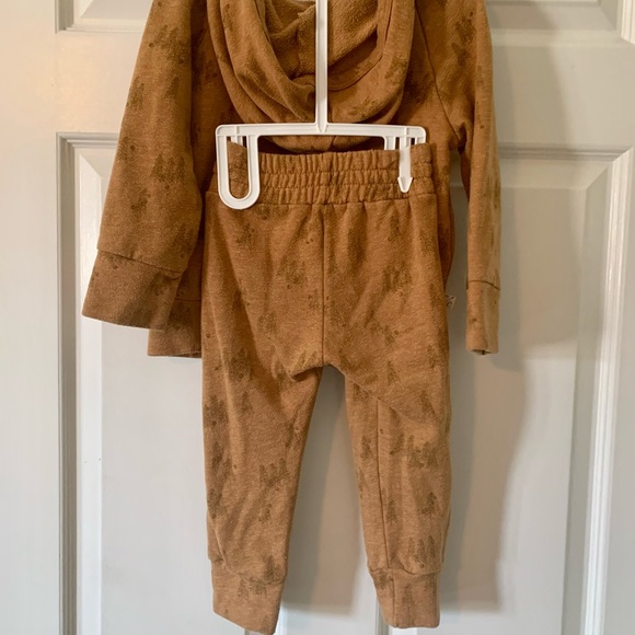 Childhoods Clothing Trees Set - Picture 4 of 7